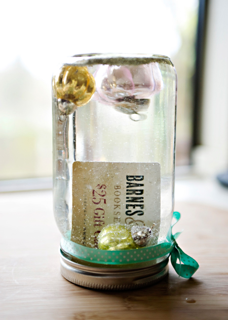 18 Cute and Creative DIY Snow Globe Ideas  (4)