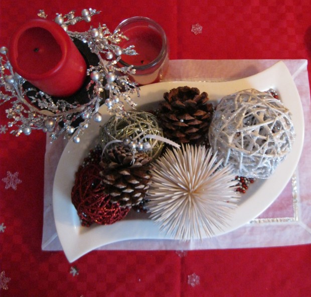 19 Simple and Elegant DIY Christmas Centerpieces (7)