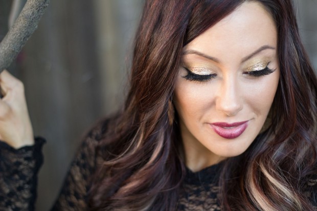 19 Statement Makeup Ideas and Tutorials for The Holiday Party Season (11)
