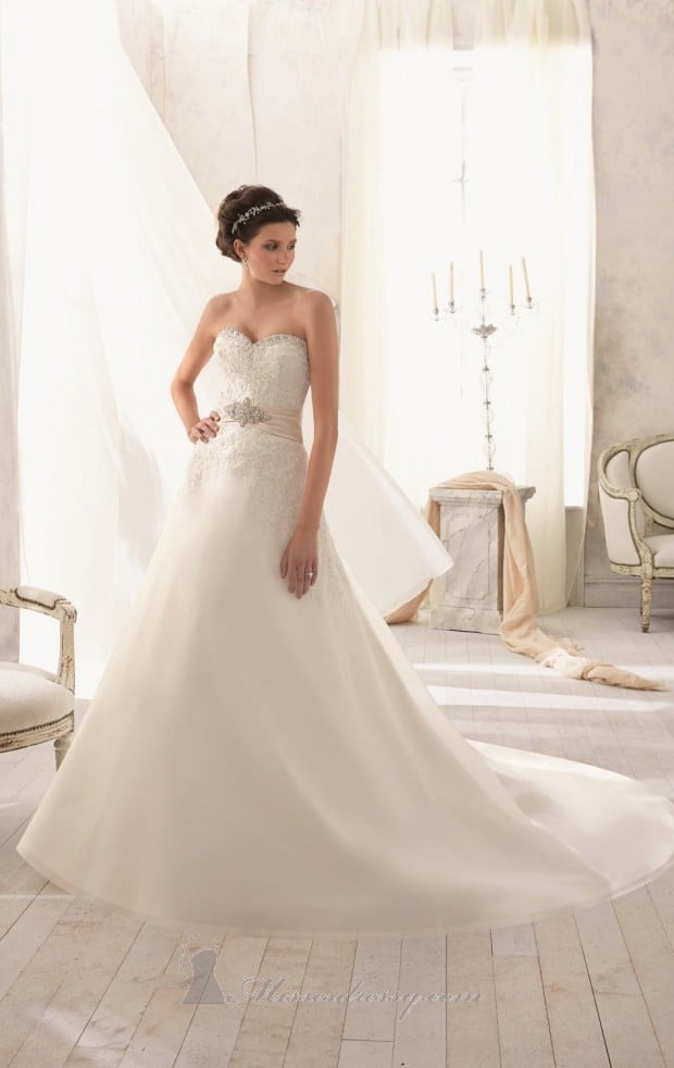 20 Lace Wedding Dresses for Romantic Brides (11)