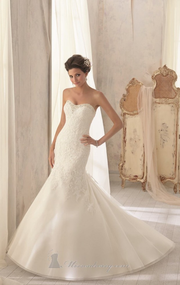20 Lace Wedding Dresses for Romantic Brides (12)