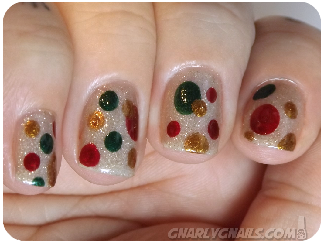 20 Sparkly and Glitter Nail Art Ideas in Christmas Spirit (1)