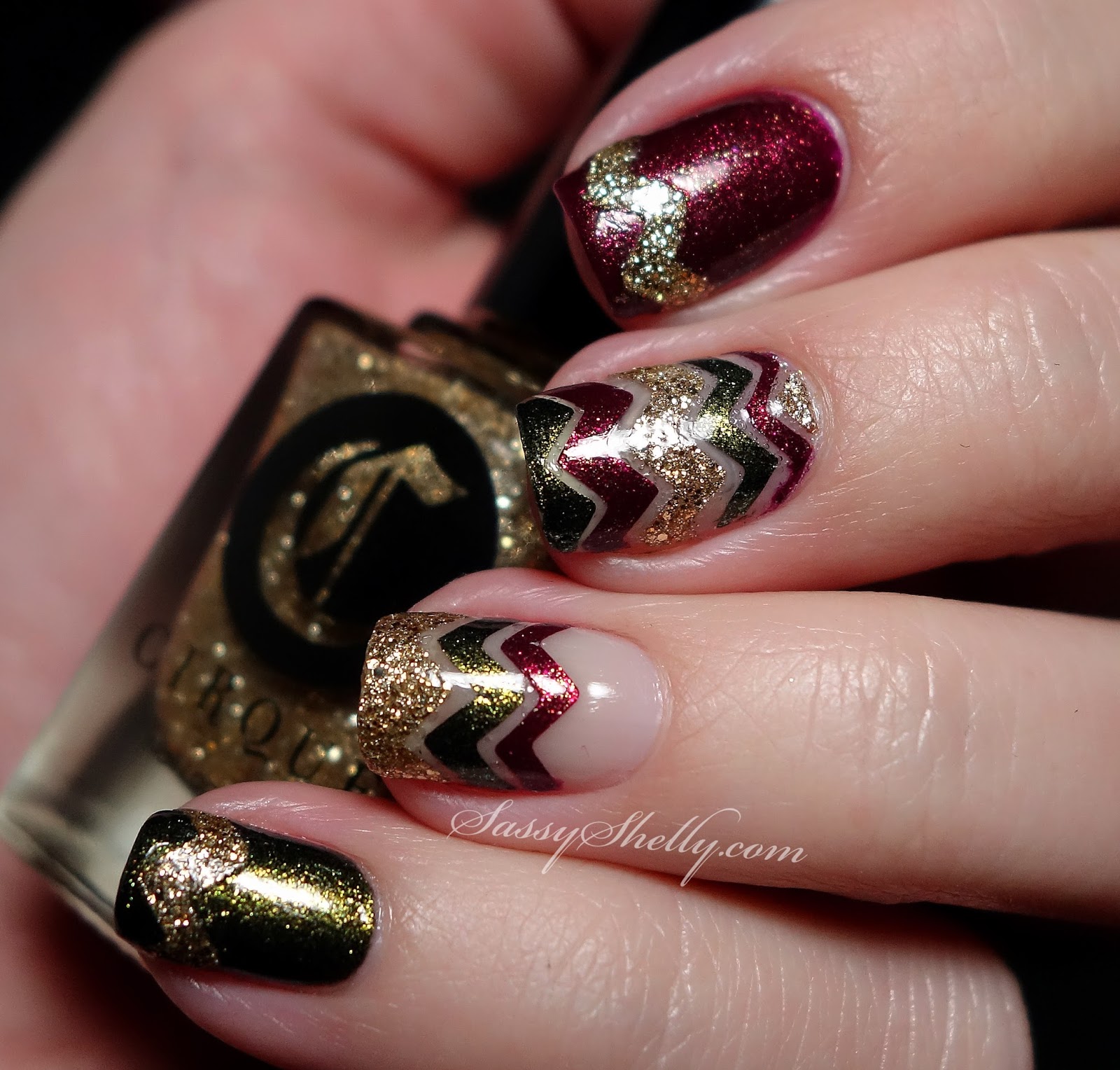 20 Sparkly and Glitter Nail Art Ideas in Christmas Spirit