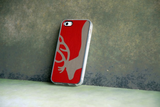 22 Stylish Christmas iPhone Cases for the Festive Season (15)