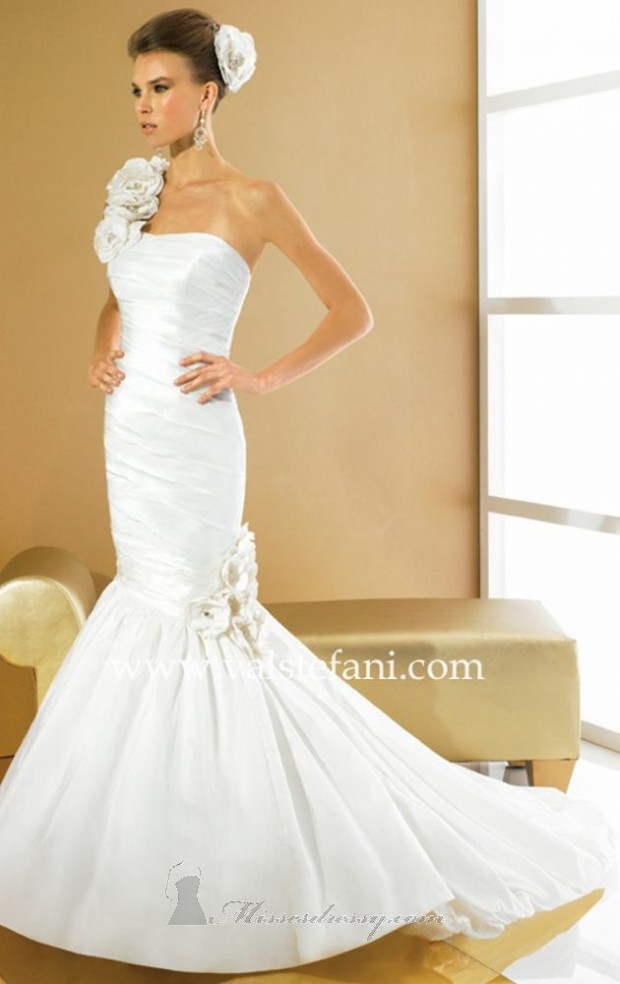 23 Elegant One Shoulder Wedding Dresses (15)