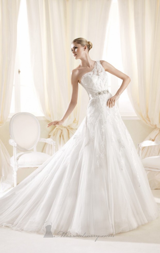 23 Elegant One Shoulder Wedding Dresses (18)