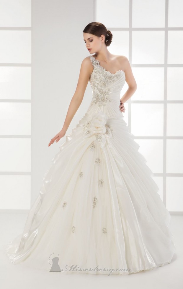 23 Elegant One Shoulder Wedding Dresses (6)