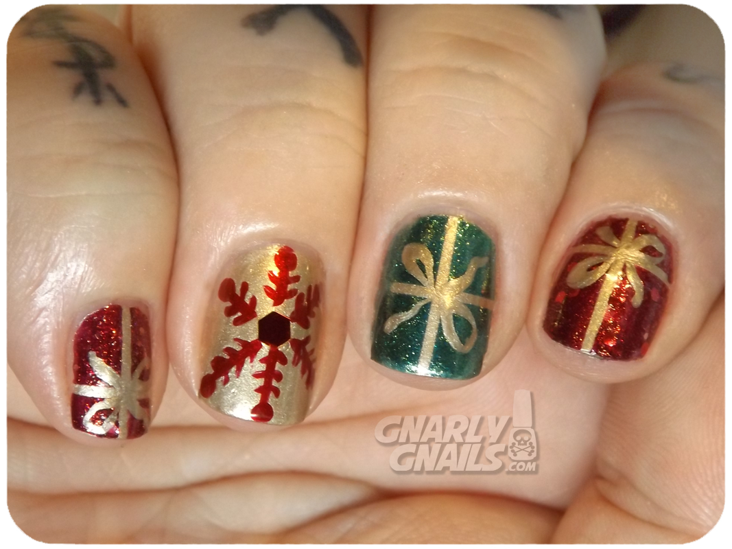 24 Adorable Christmas Nail Art Ideas (1)