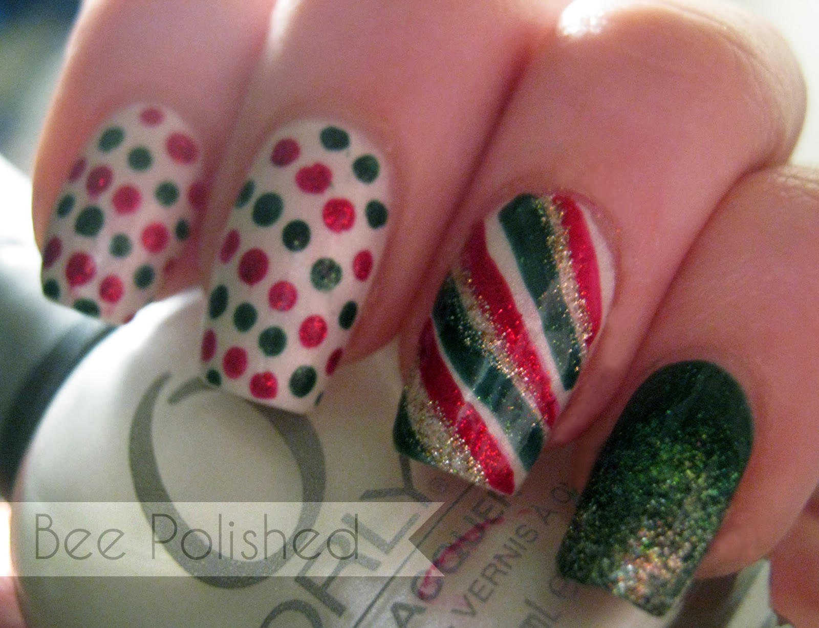 25 Adorable Christmas Nail Art Ideas