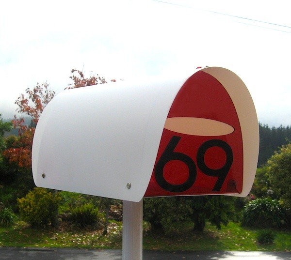 24 Creative & Funny Handmade Mailbox Designs (14)