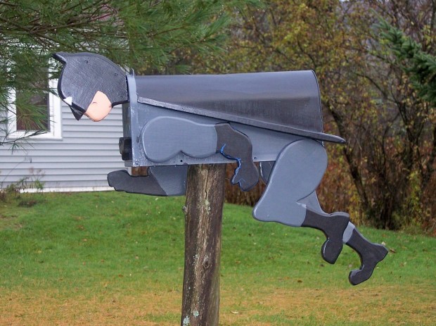 24 Creative & Funny Handmade Mailbox Designs (5)