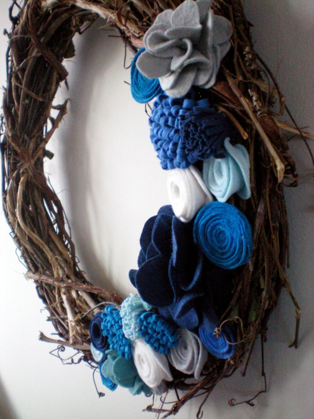 28 Fascinating Handmade Christmas Wreath Designs (16)