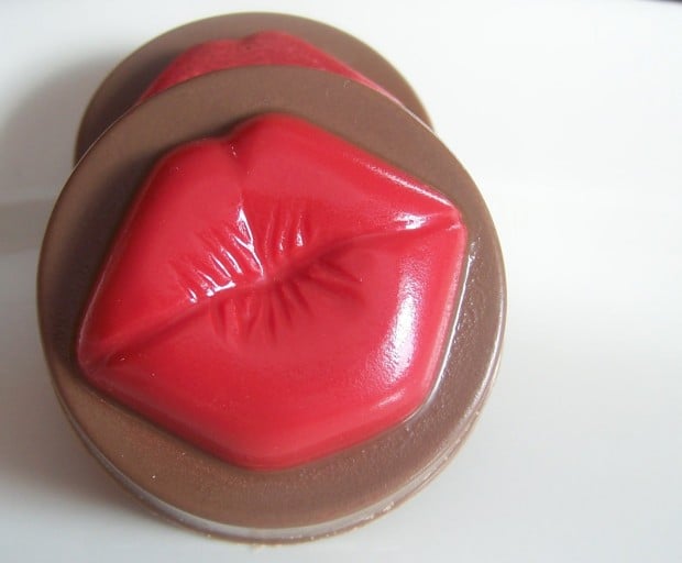 17 Tasty Valentine's Day Candy Ideas (15)