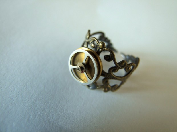 18 Beautiful Handmade Steampunk Accessories (15)