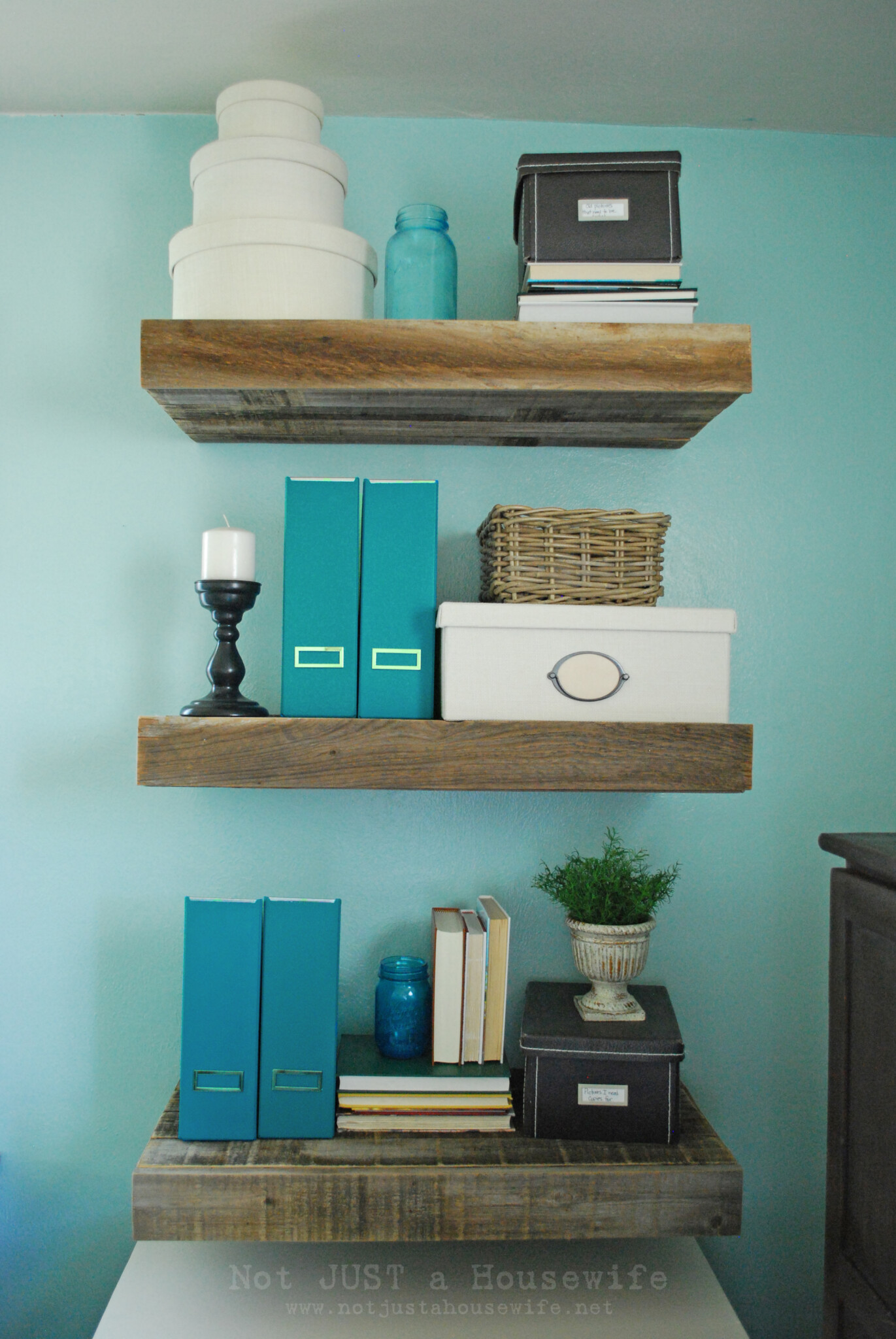 18 Interesting And Useful Diy Shelves For Your Home