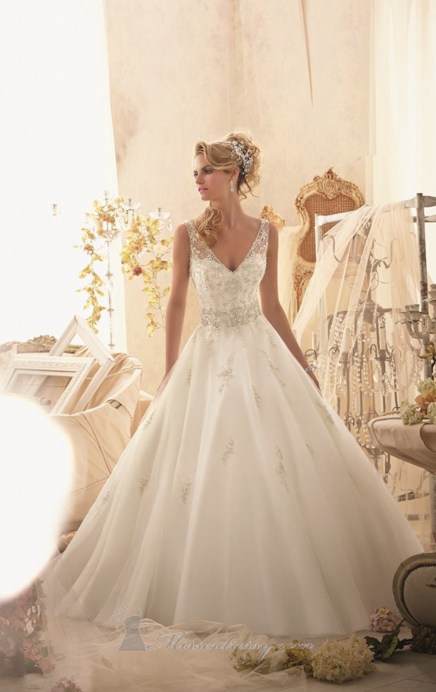 20 Beautiful Ball Gown Wedding Dresses for Glamorous Brides (10)