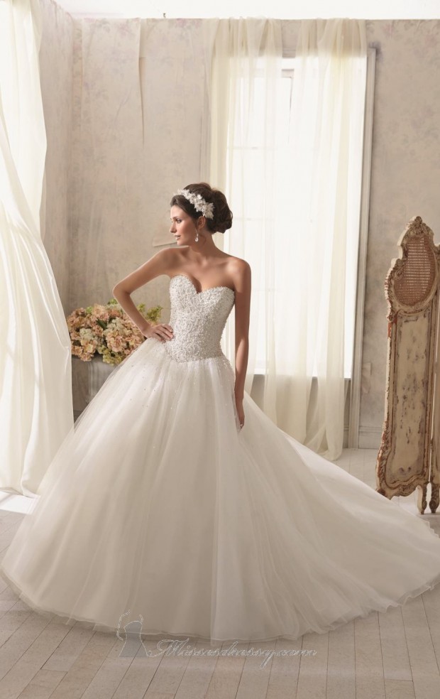 20 Beautiful Ball Gown Wedding Dresses for Glamorous Brides (13)
