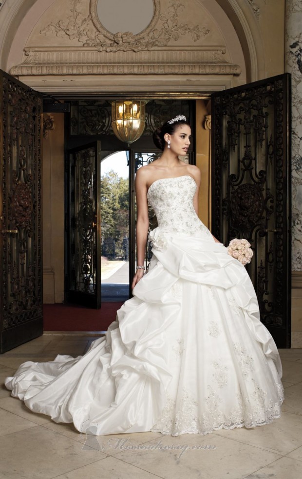 20 Beautiful Ball Gown Wedding Dresses for Glamorous Brides (20)