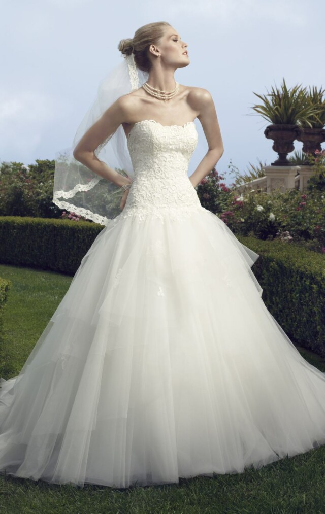 20 Beautiful Ball Gown Wedding Dresses for Glamorous Brides