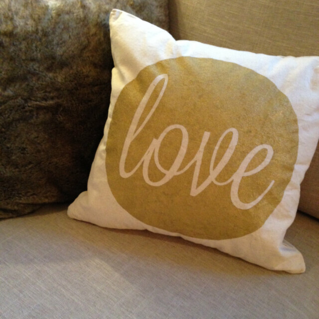 20 Charming Handmade Valentine's Day Pillow Designs
