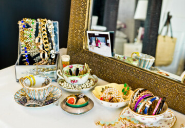 20 Great Jewelry Storage and Organization Ideas - storage ideas, Organization, jewelry storage, jewelry organization