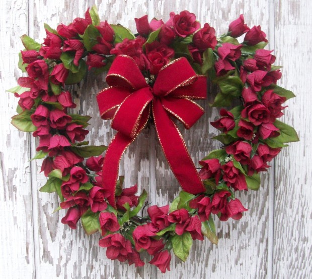 20 Heart Melting Handmade Valentine's Wreaths (3)