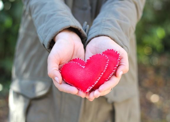 22 Lovely DIY Valentine’s Day Decor Projects (13)