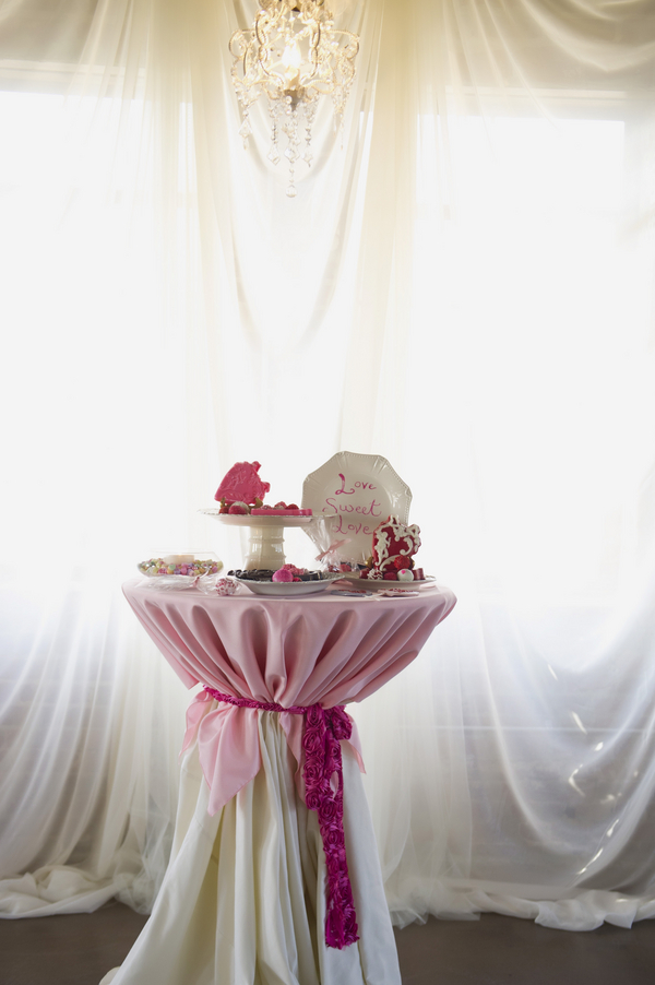 23 Gorgeous Valentine’s Day Wedding Inspirations  (5)