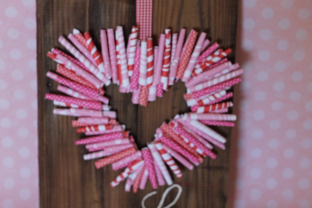 25 Outstandingly Cute Handmade Valentine's Wreath Designs (25)