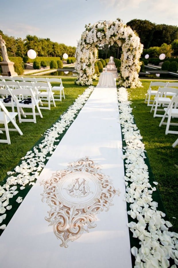 26 Beautiful and Romantic Garden Wedding Ideas  (16)