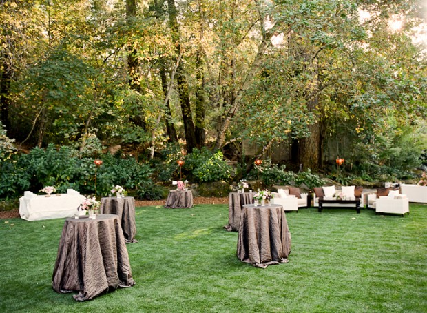 26 Beautiful and Romantic Garden Wedding Ideas  (22)