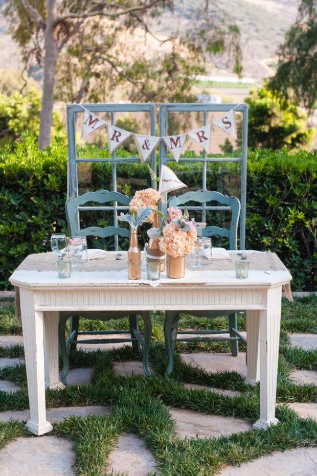 26 Beautiful and Romantic Garden Wedding Ideas  (3)