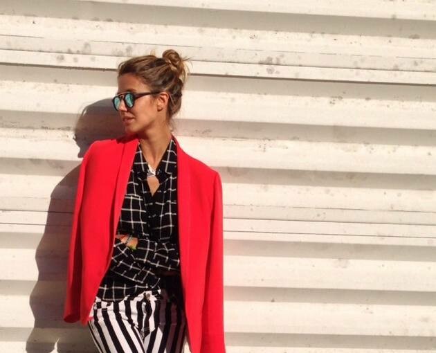 17 Amazing Outfit Ideas with Colored Blazers for Stylish Spring Look - spring outfit ideas, spring fashion trend, colored jeans, colored blazers, colored bags, bright colors, blazer