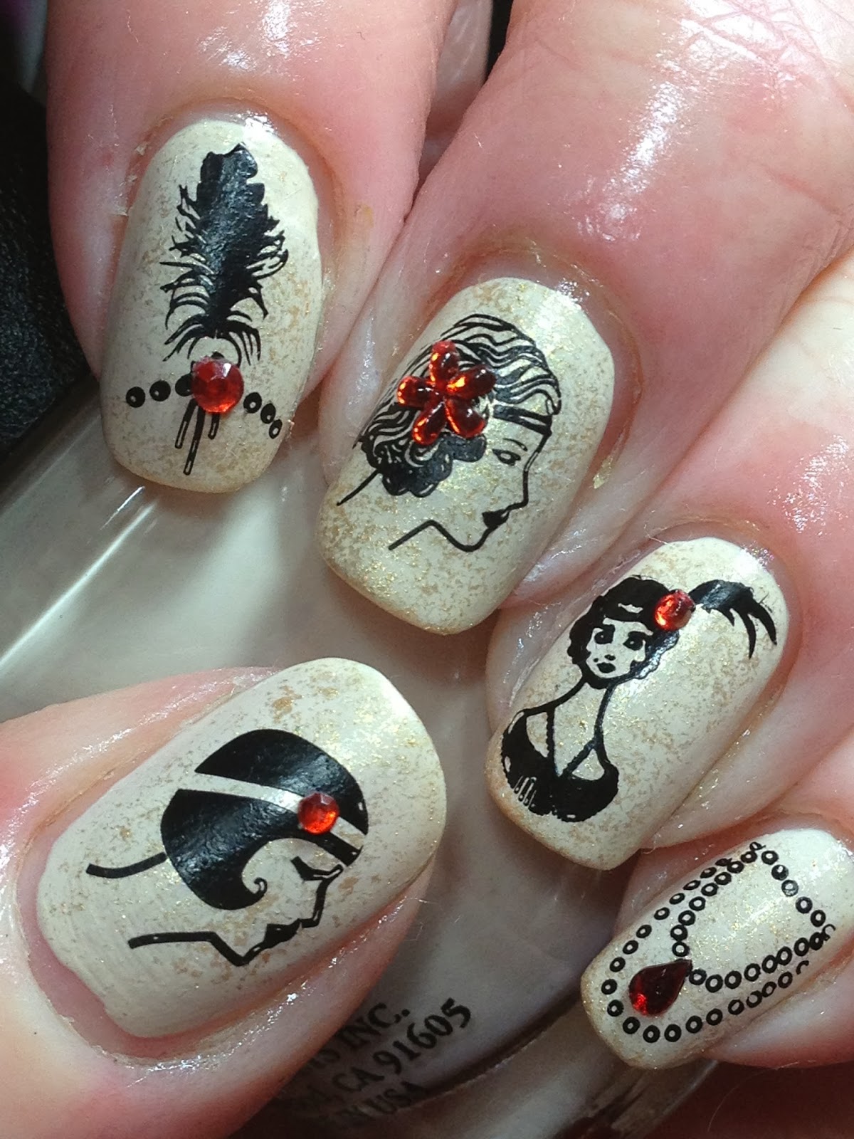 18 Gorgeous Vintage Inspired Nail Art Ideas