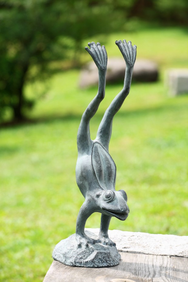 19 Entertaining Animal Statue Outdoor Spring Decorations (12)