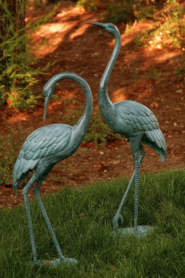 19 Entertaining Animal Statue Outdoor Spring Decorations (7)