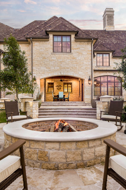 20 Great Fire Pit Ideas for Your Outdoor Area (21)