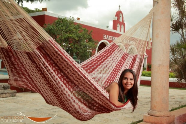 22 Hammocks for a Calm and Relaxing Spring (11)