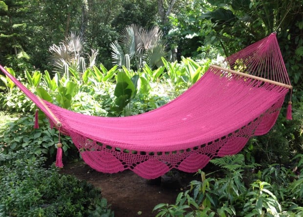 22 Hammocks for a Calm and Relaxing Spring (21)