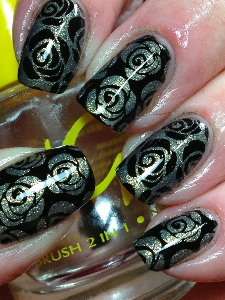 22 Sweet and Easy Valentine’s Day Nail Art Ideas
