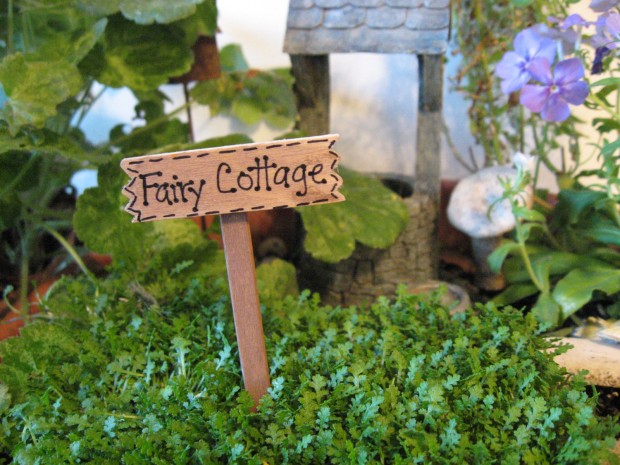 23 Fairy Tale Miniature Garden Decorations (8)