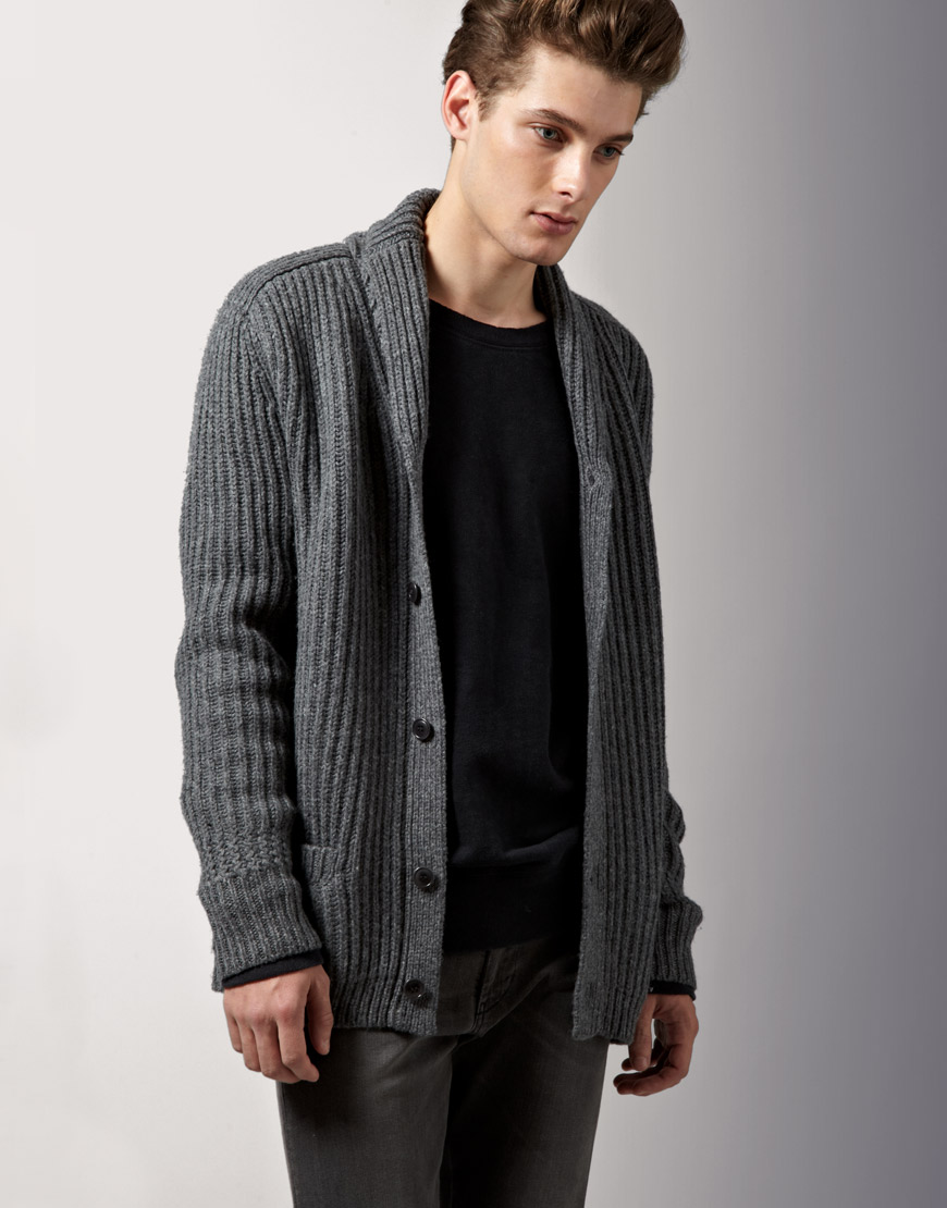 Amazing Men's Combination with Perfect Sweater for This Spring