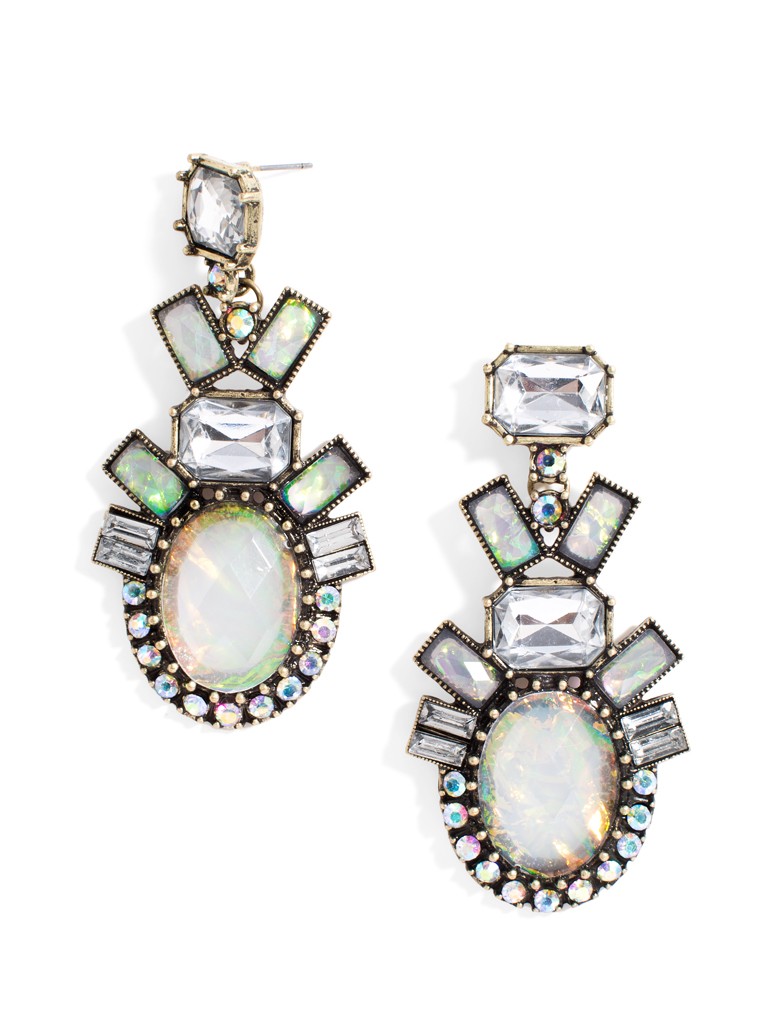 Shoes, Bags, Jewelry and More…Trendy Accessories for This Season