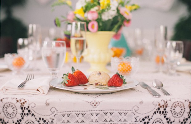 How to Organize The Best Bridal Shower At Home 22 Ideas That Your Guests Will Love (13)
