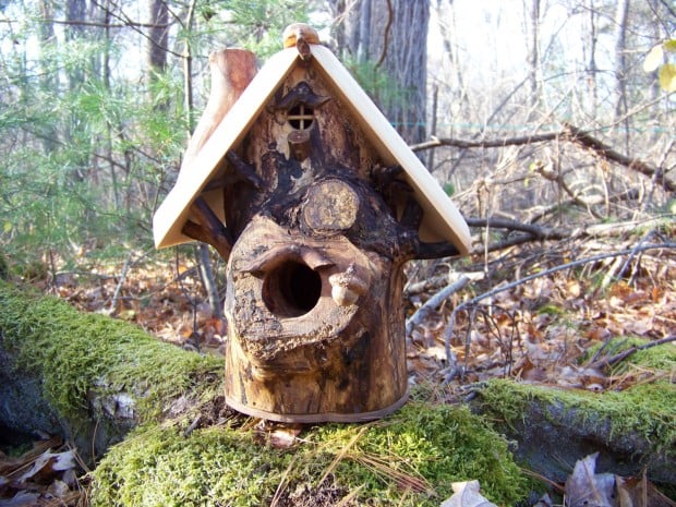 15 Decorative and Handmade Wooden Bird Houses (14)
