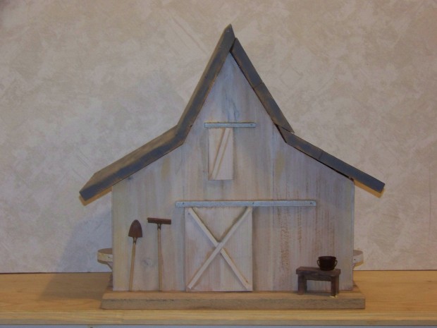 15 Decorative and Handmade Wooden Bird Houses (15)
