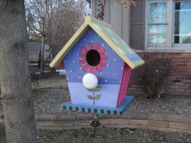 15 Decorative and Handmade Wooden Bird Houses (5)