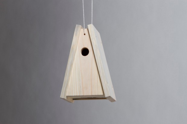 15 Decorative and Handmade Wooden Bird Houses (6)