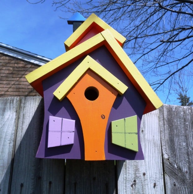 15 Decorative and Handmade Wooden Bird Houses (9)