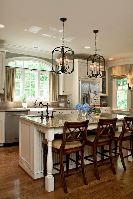 18 Gorgeous White Kitchen Design Ideas in Traditional Style (2)